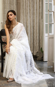 Swarn White Jamdani Saree with Geometric Woven Design With Zari Butta Highlights