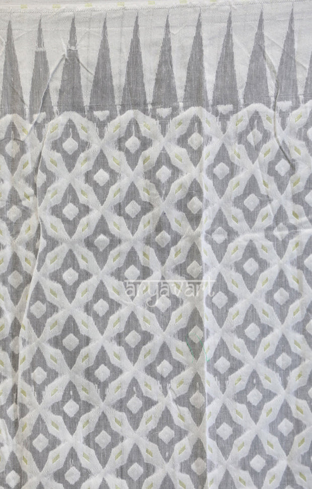 Swarn White Jamdani Saree with Geometric Woven Design With Zari Butta Highlights