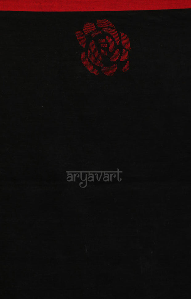 Red Roses In a Black Linen saree