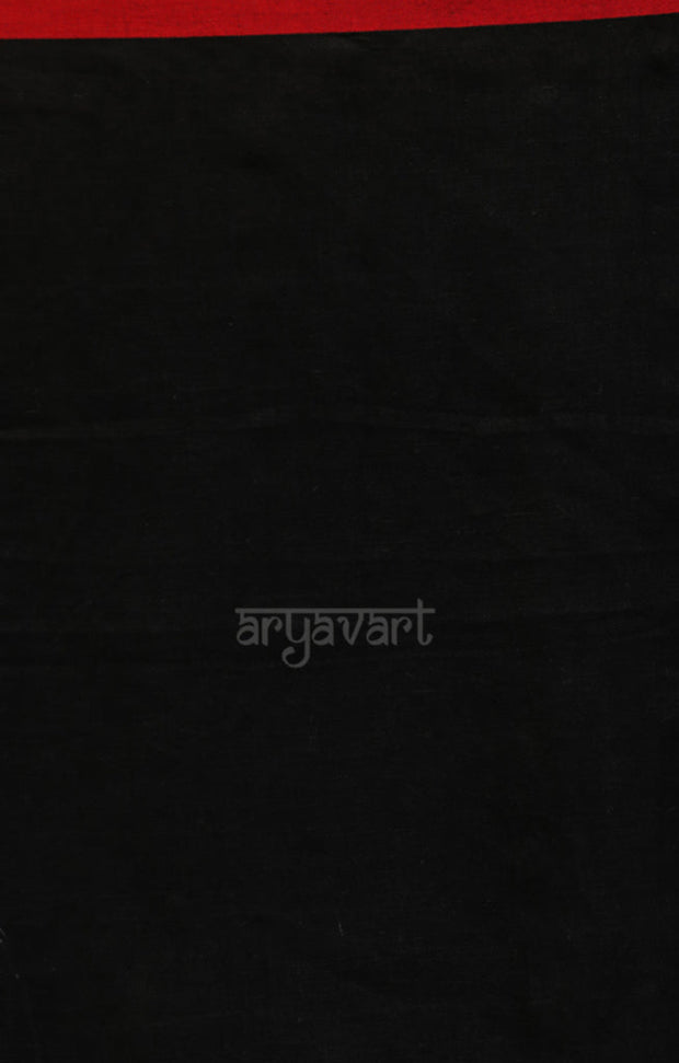 Red Roses In a Black Linen saree