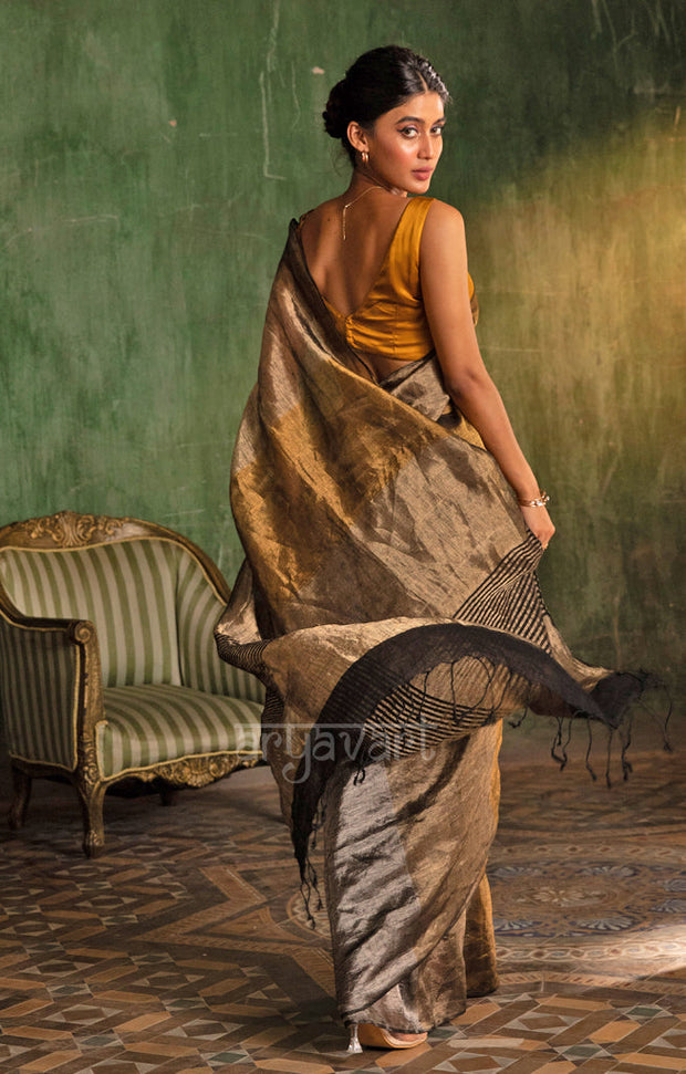 Play of Gold & Silver In A Tissue Linen Saree