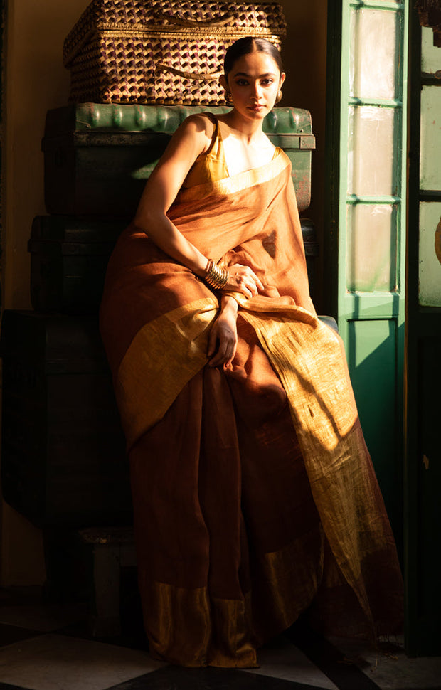Absolutely Stunning Caramel Textured Linen Saree With Gold Zari Border & Pallu