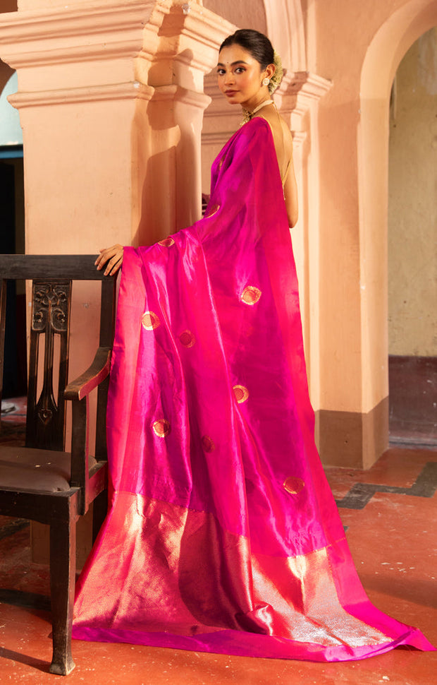 Stunning Fuchsia Silk Chanderi Saree With Woven Antique Buttas